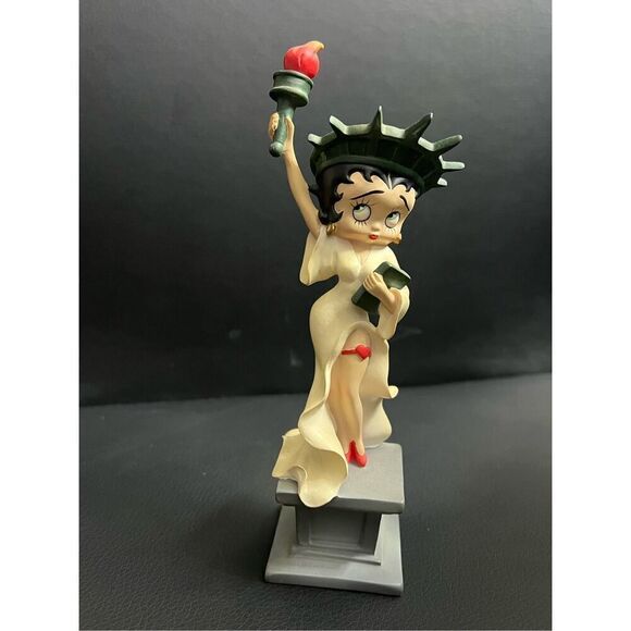 Vintage Betty Boop Statue Of Liberty Figurine - Picture 6 of 10